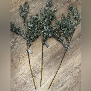NWT Glen Haven Snowy Glitter Green Stems 3pc 28” Sku313840.